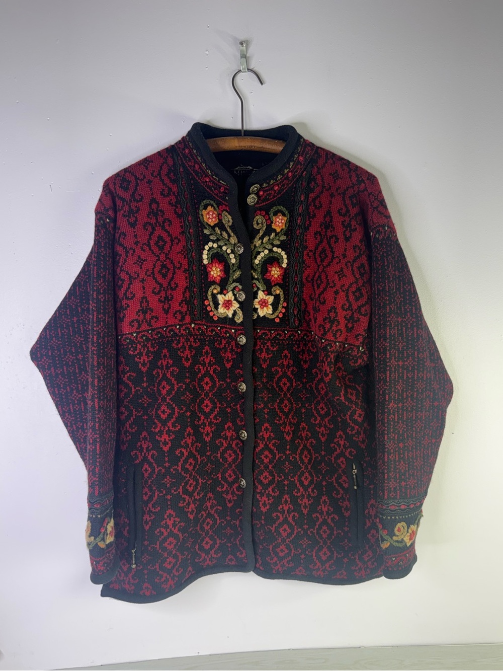 Icelandic Design Wool Sweater Jacket Embroidered Button Down size large